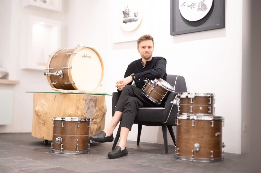 Gniewomir Tomczyk — Polmuz Model 1 Maple, Inlayed Satin Brown — perkusja Polmuz
